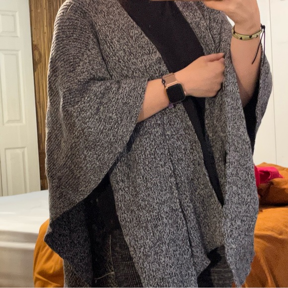 Time and Tru women’s shawl - Picture 3 of 6